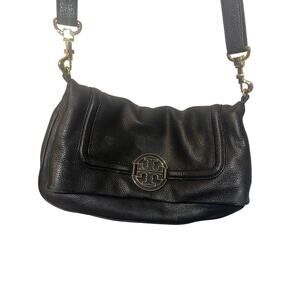 ⭐️ Tory Burch Amanda Foldover Black Pebbled Leather Crossbody Purse Preppy